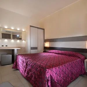 2* Otel Siena