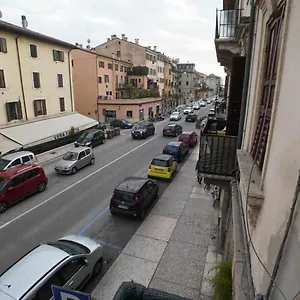Apartment Destiny 2 Piazza Isolo, Verona
