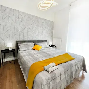 Suitesflores - Bright And Cozy In Werona